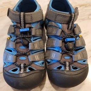Little Boys Size 1 Keen Sandals